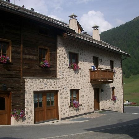 Santin Apartments Ливиньо Экстерьер фото